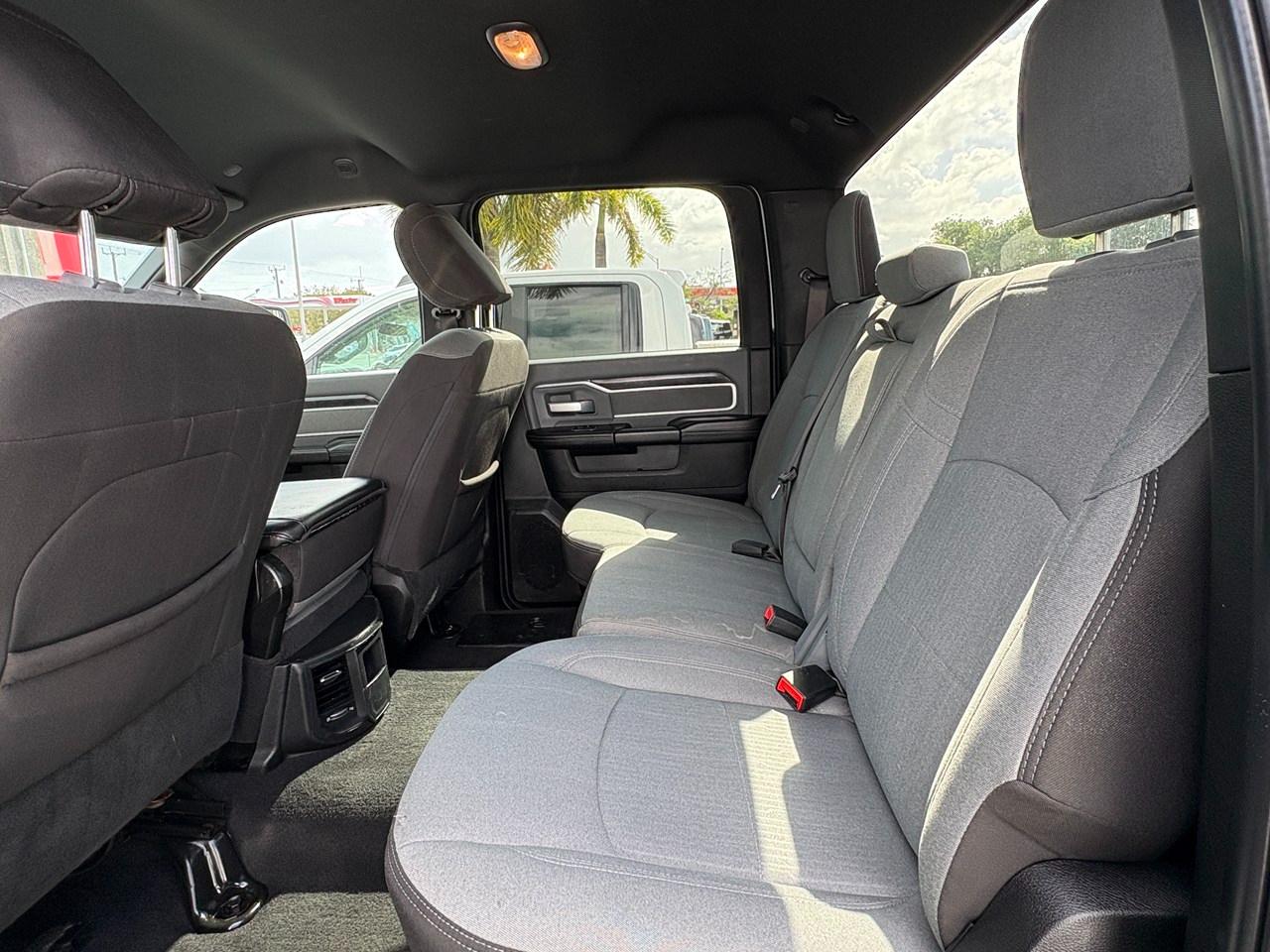 RAM 3500 Big Horn Crew Cab SWB 4WD 2023