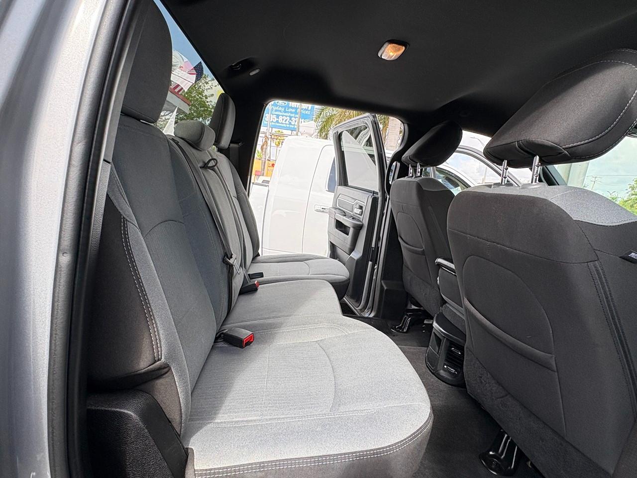 RAM 3500 Big Horn Crew Cab SWB 4WD 2023