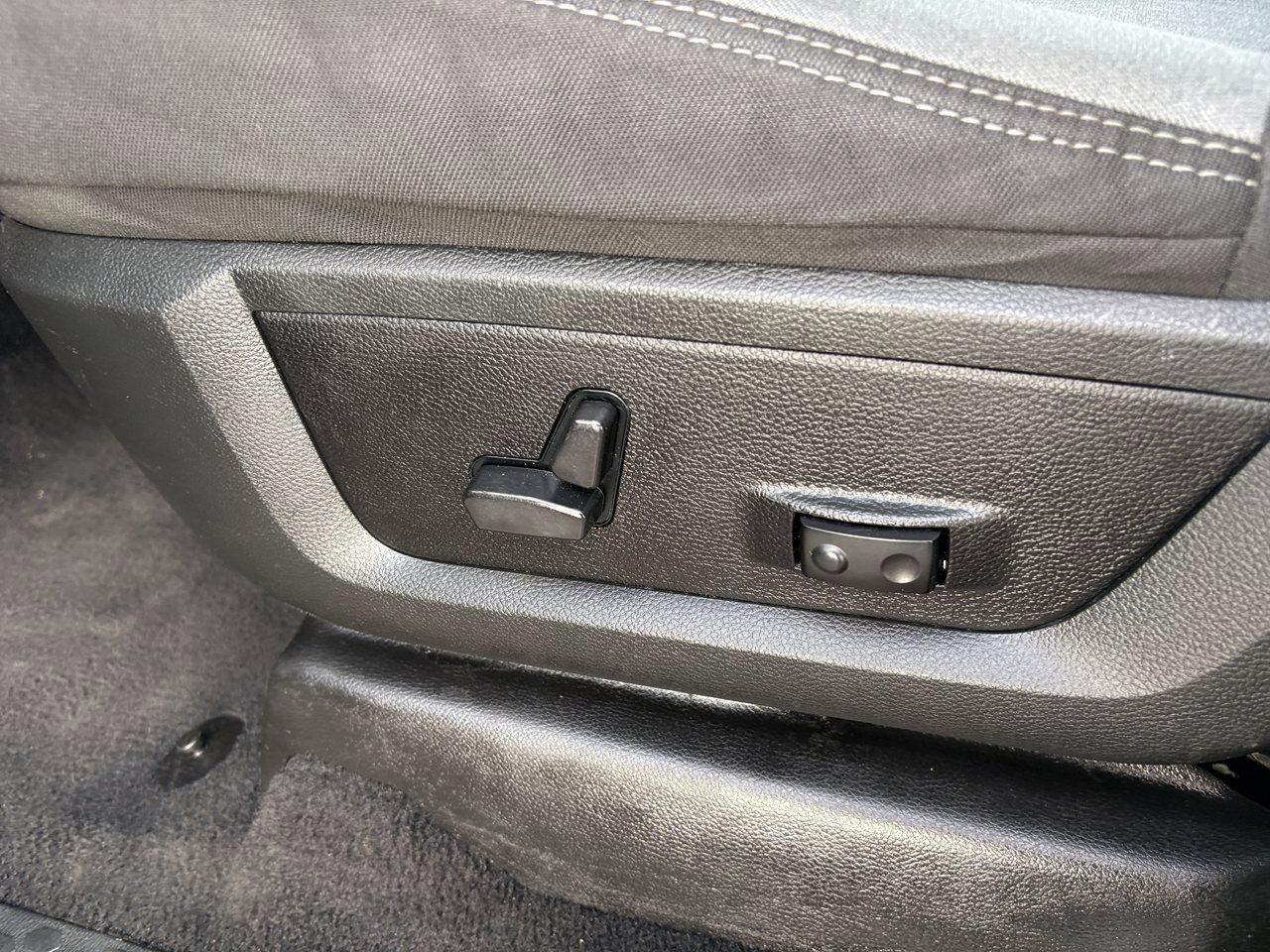 RAM 3500 Big Horn Crew Cab SWB 4WD 2023