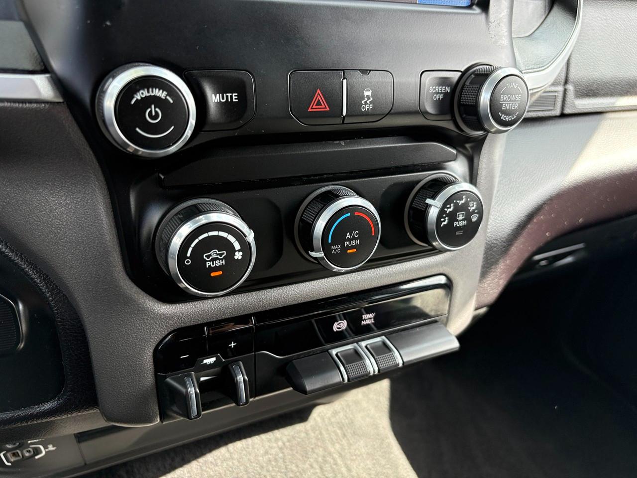 RAM 3500 Big Horn Crew Cab SWB 4WD 2023