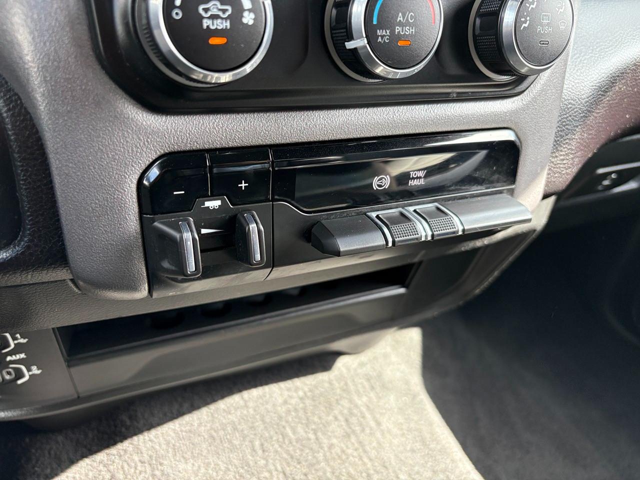 RAM 3500 Big Horn Crew Cab SWB 4WD 2023