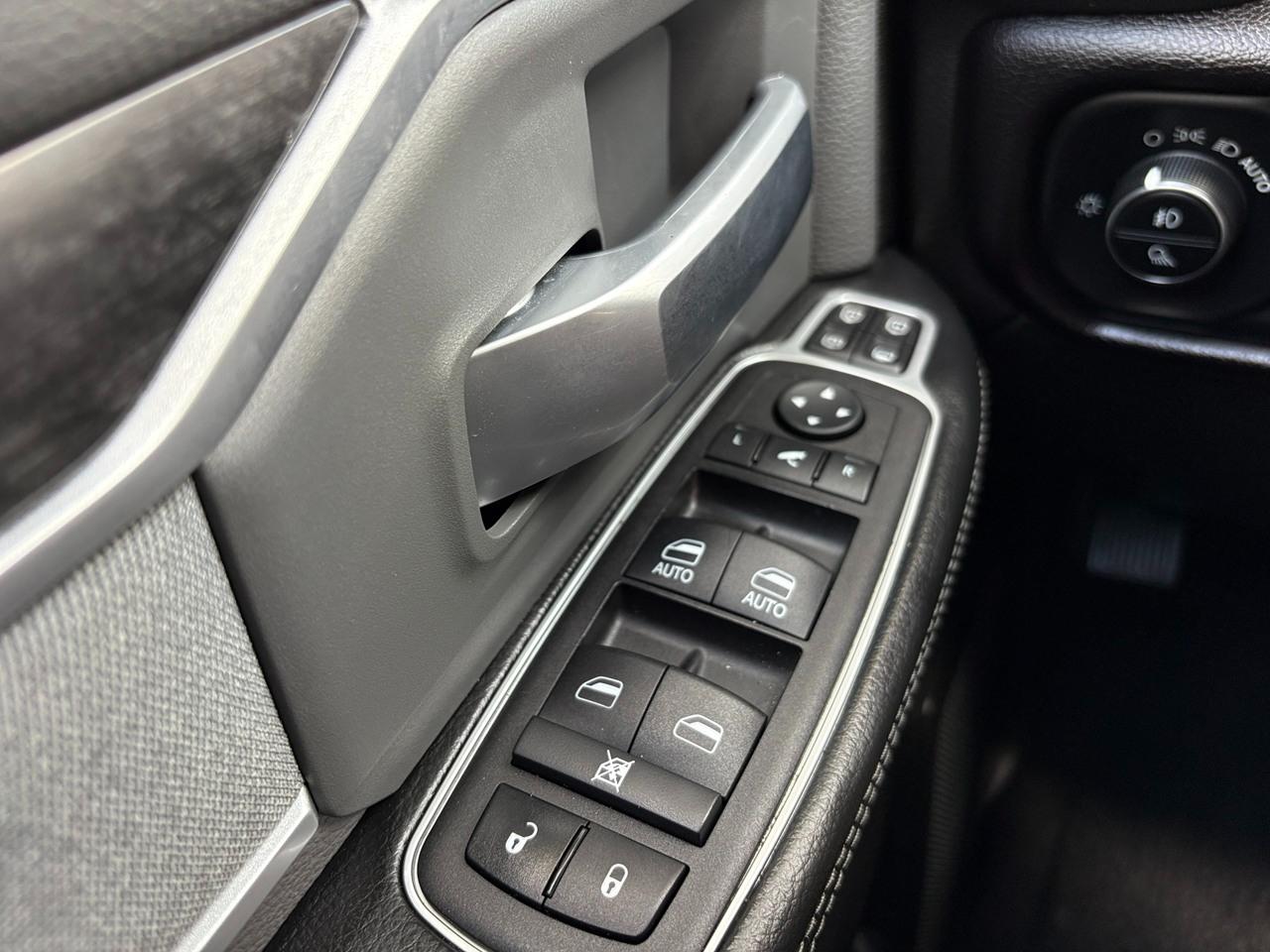 RAM 3500 Big Horn Crew Cab SWB 4WD 2023