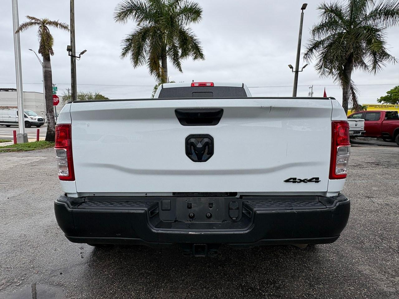 RAM 3500 Tradesman Crew Cab 4WD DRW 2023