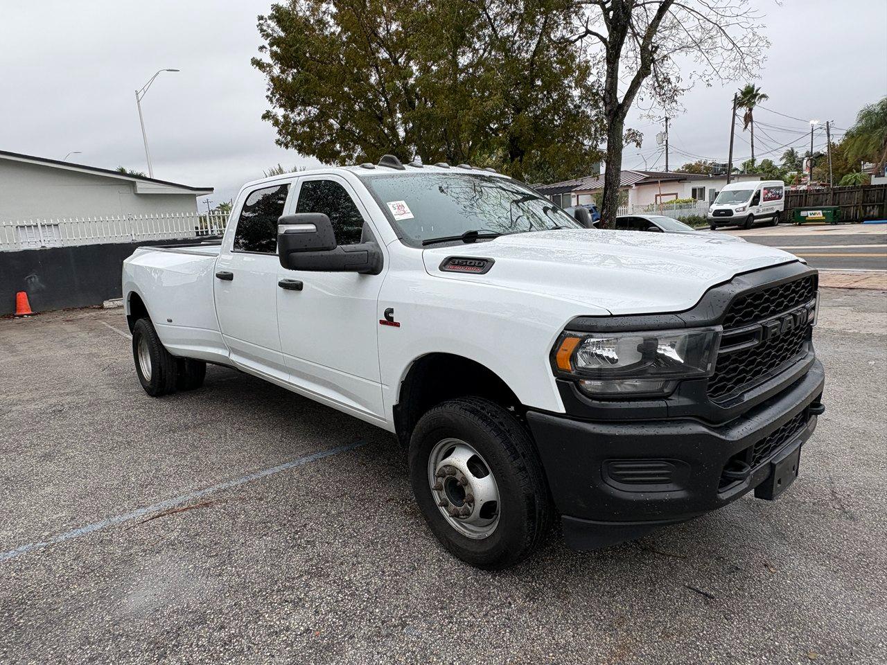 RAM 3500 Tradesman Crew Cab 4WD DRW 2023