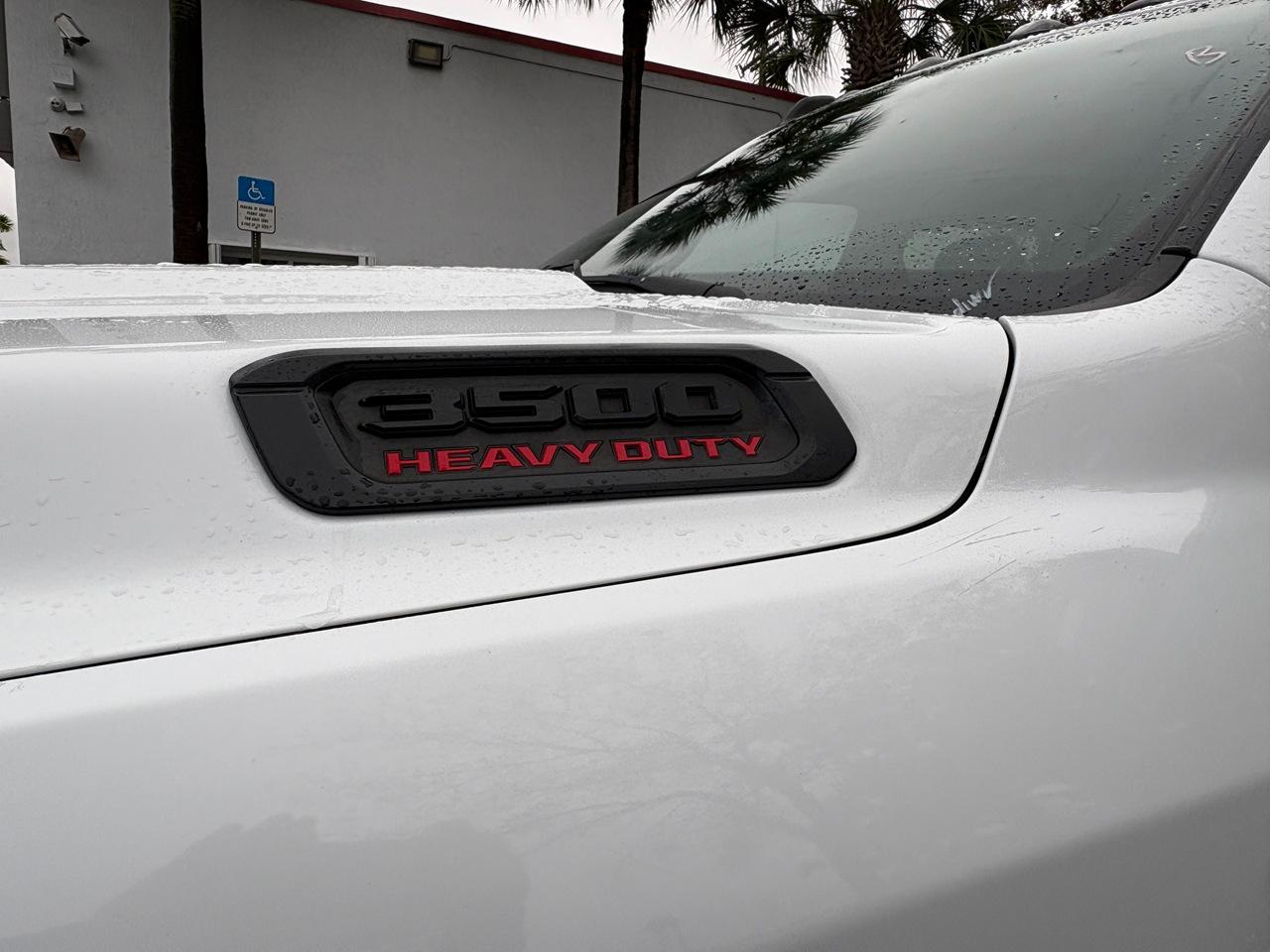 RAM 3500 Tradesman Crew Cab 4WD DRW 2023