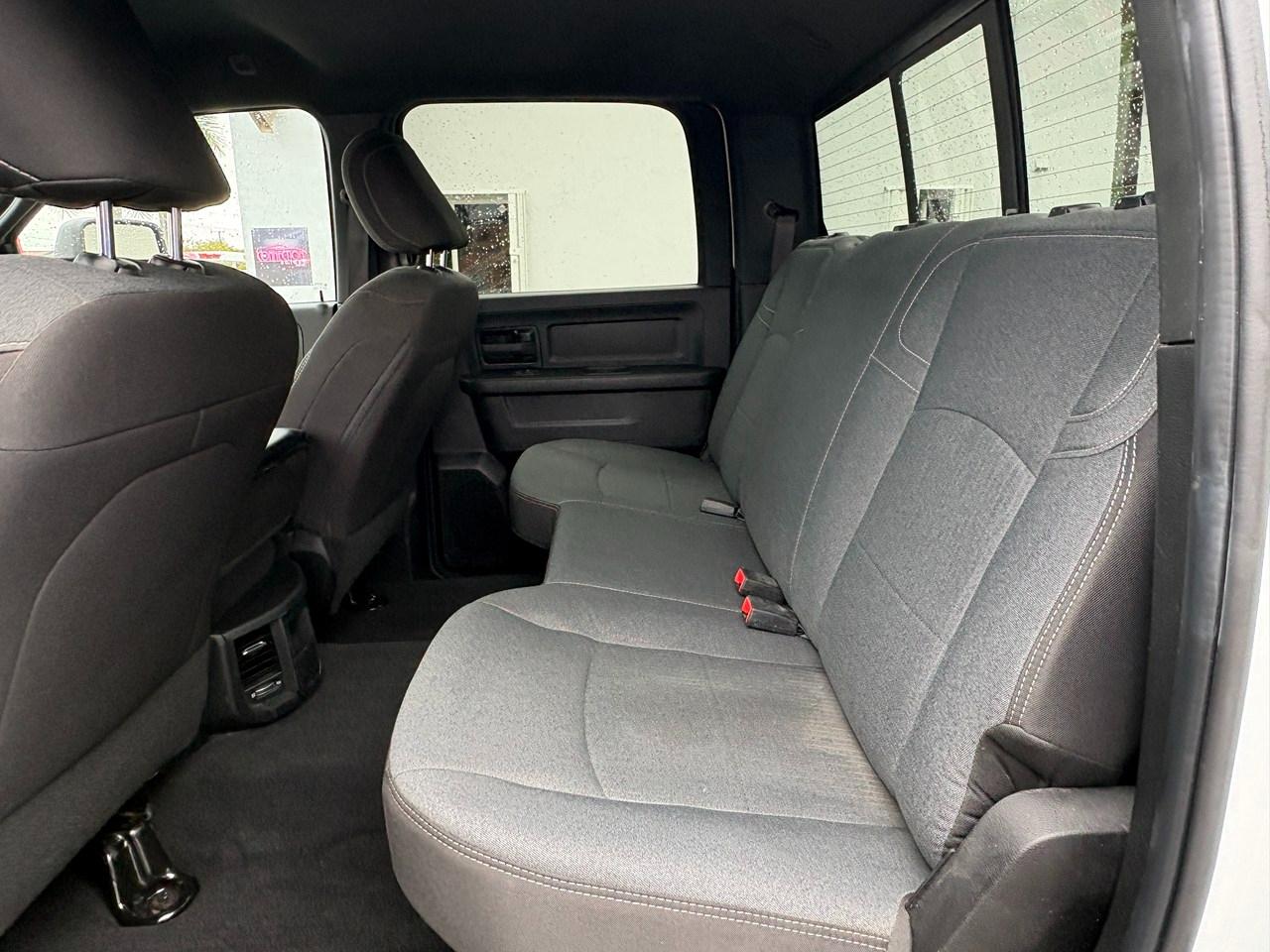 RAM 3500 Tradesman Crew Cab 4WD DRW 2023