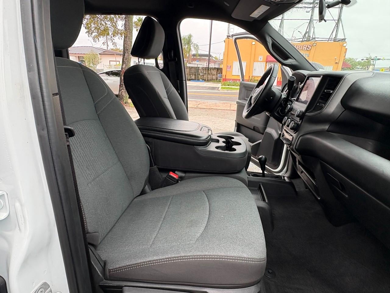 RAM 3500 Tradesman Crew Cab 4WD DRW 2023