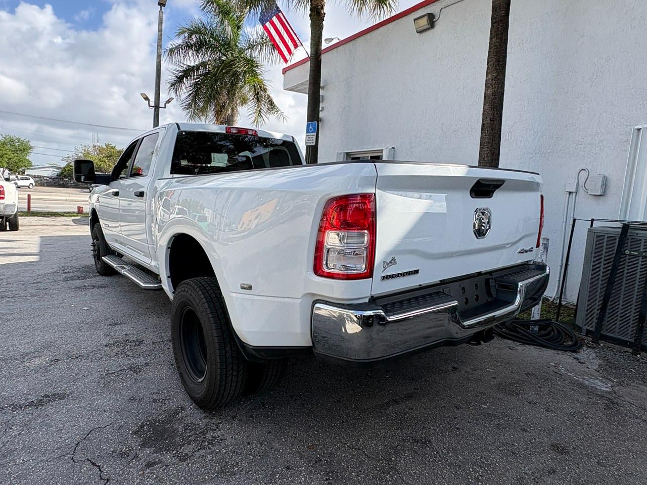 RAM 3500 Big Horn Crew Cab LWB 4WD DRW 2024