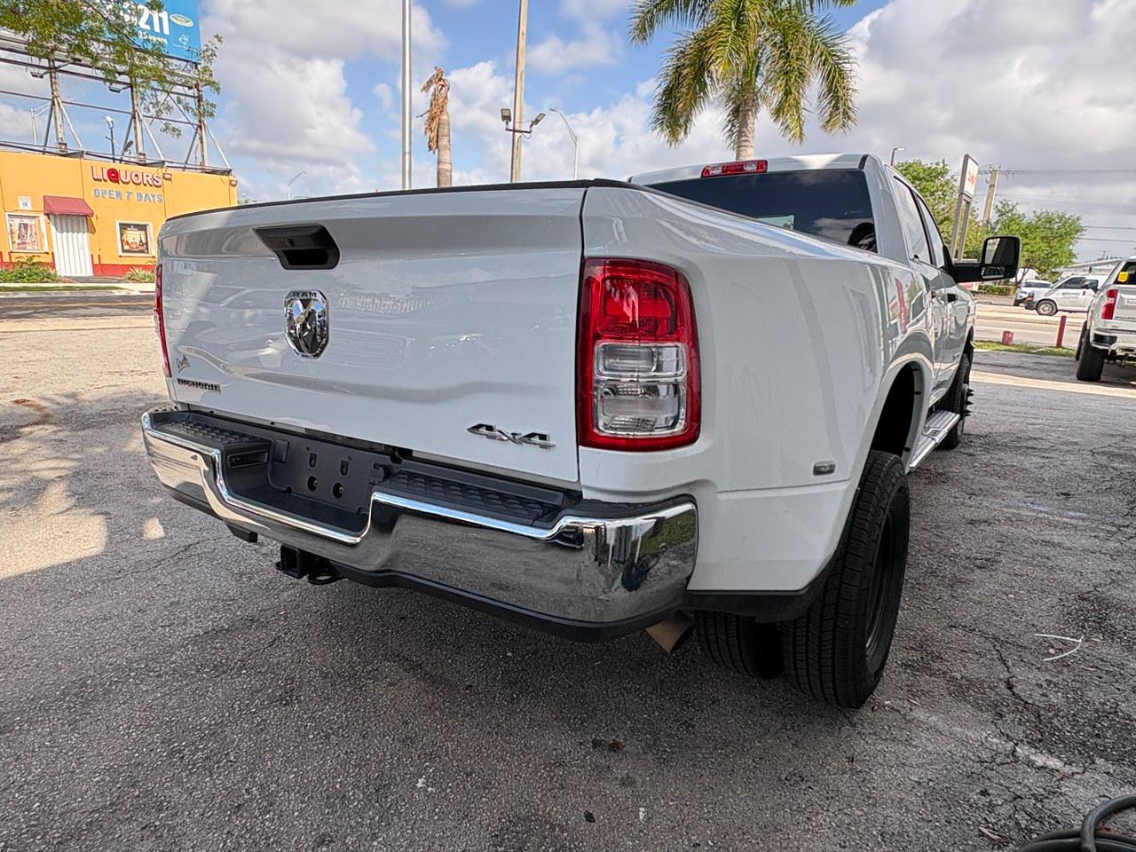 RAM 3500 Big Horn Crew Cab LWB 4WD DRW 2024