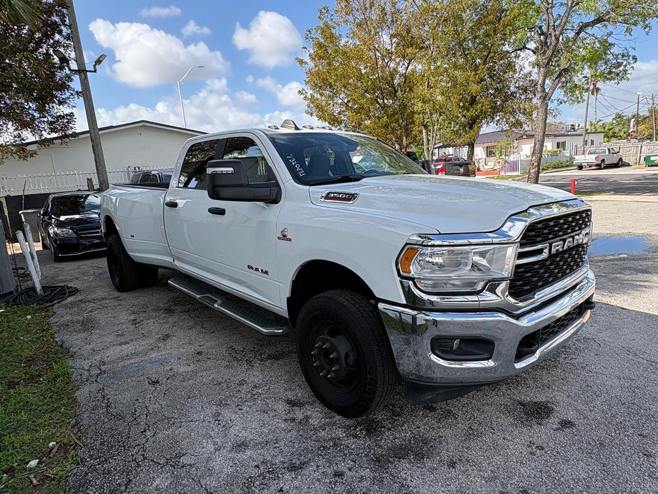 RAM 3500 Big Horn Crew Cab LWB 4WD DRW 2024