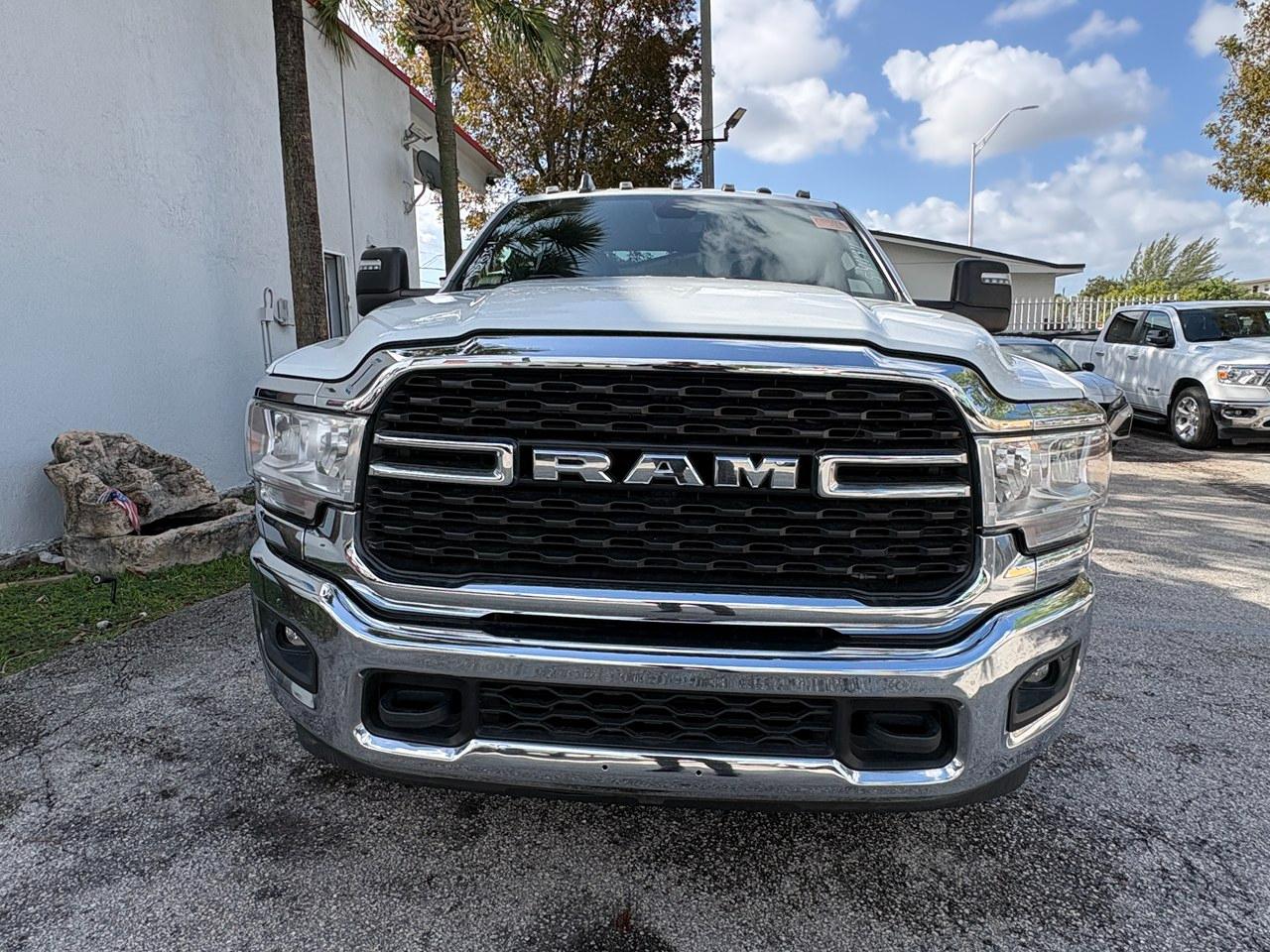 RAM 3500 Big Horn Crew Cab LWB 4WD DRW 2024