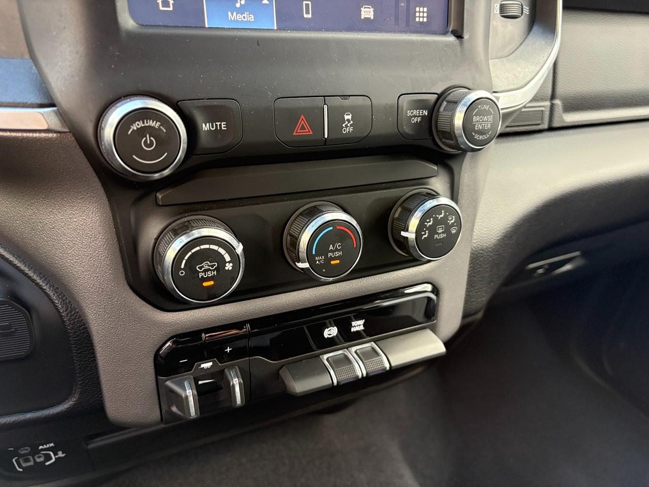 RAM 3500 Big Horn Crew Cab LWB 4WD DRW 2024