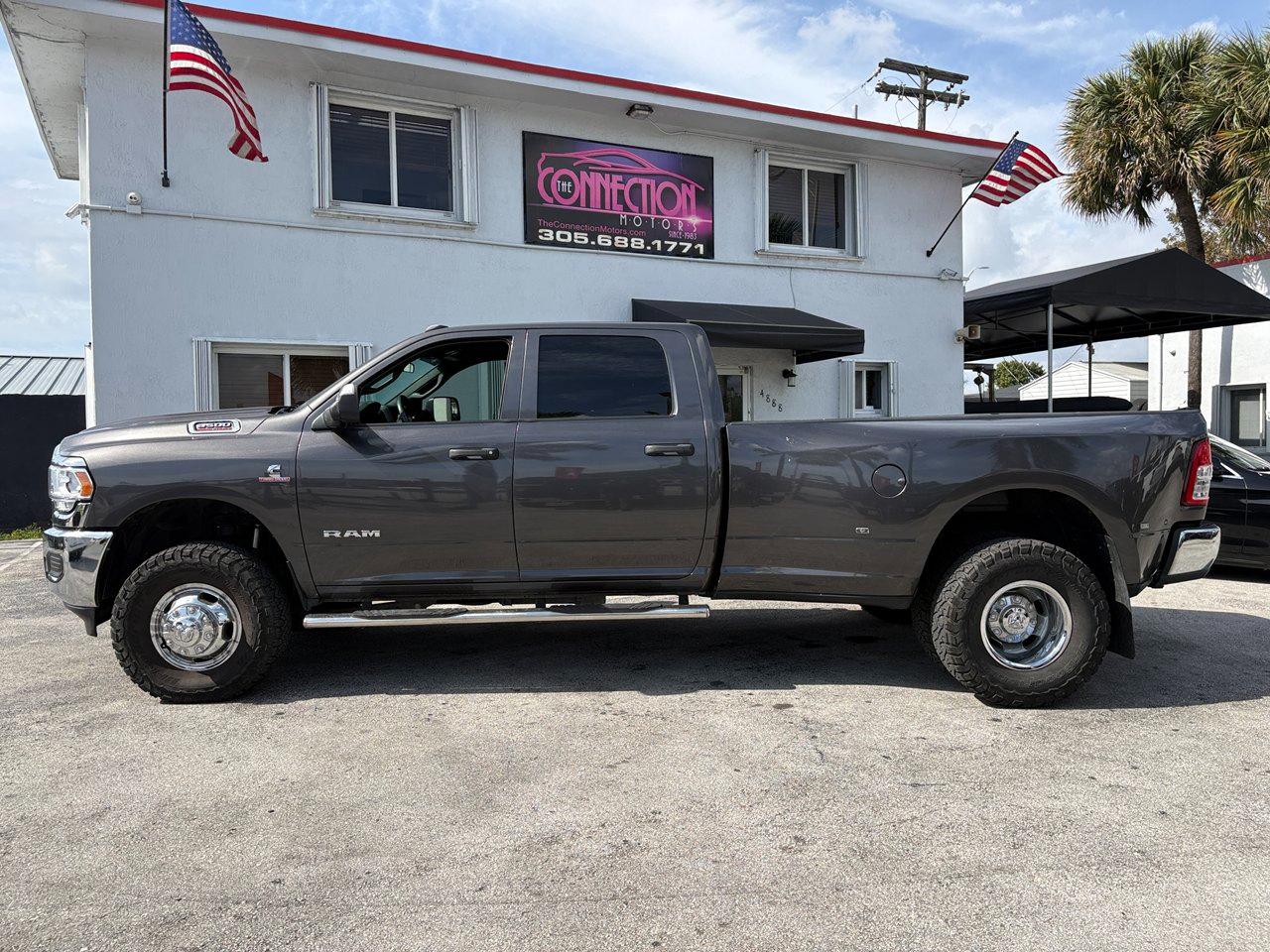 RAM 3500 Tradesman Crew Cab 4WD DRW 2022