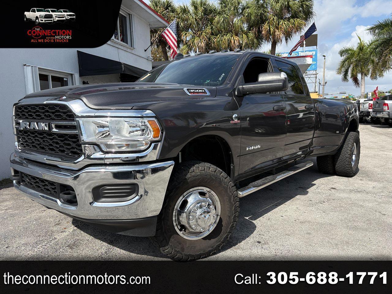 RAM 3500 Tradesman Crew Cab 4WD DRW 2022