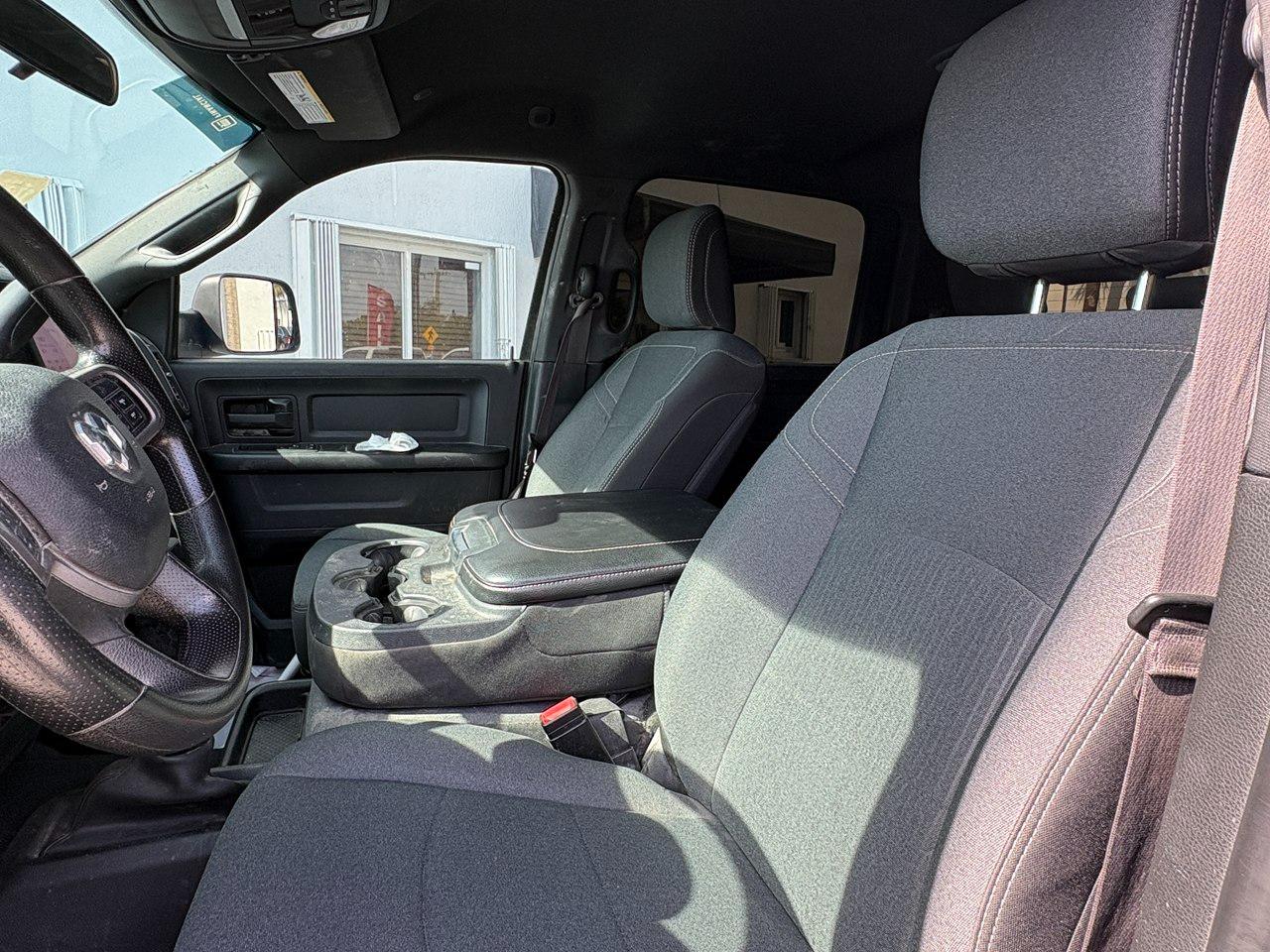 RAM 3500 Tradesman Crew Cab 4WD DRW 2022