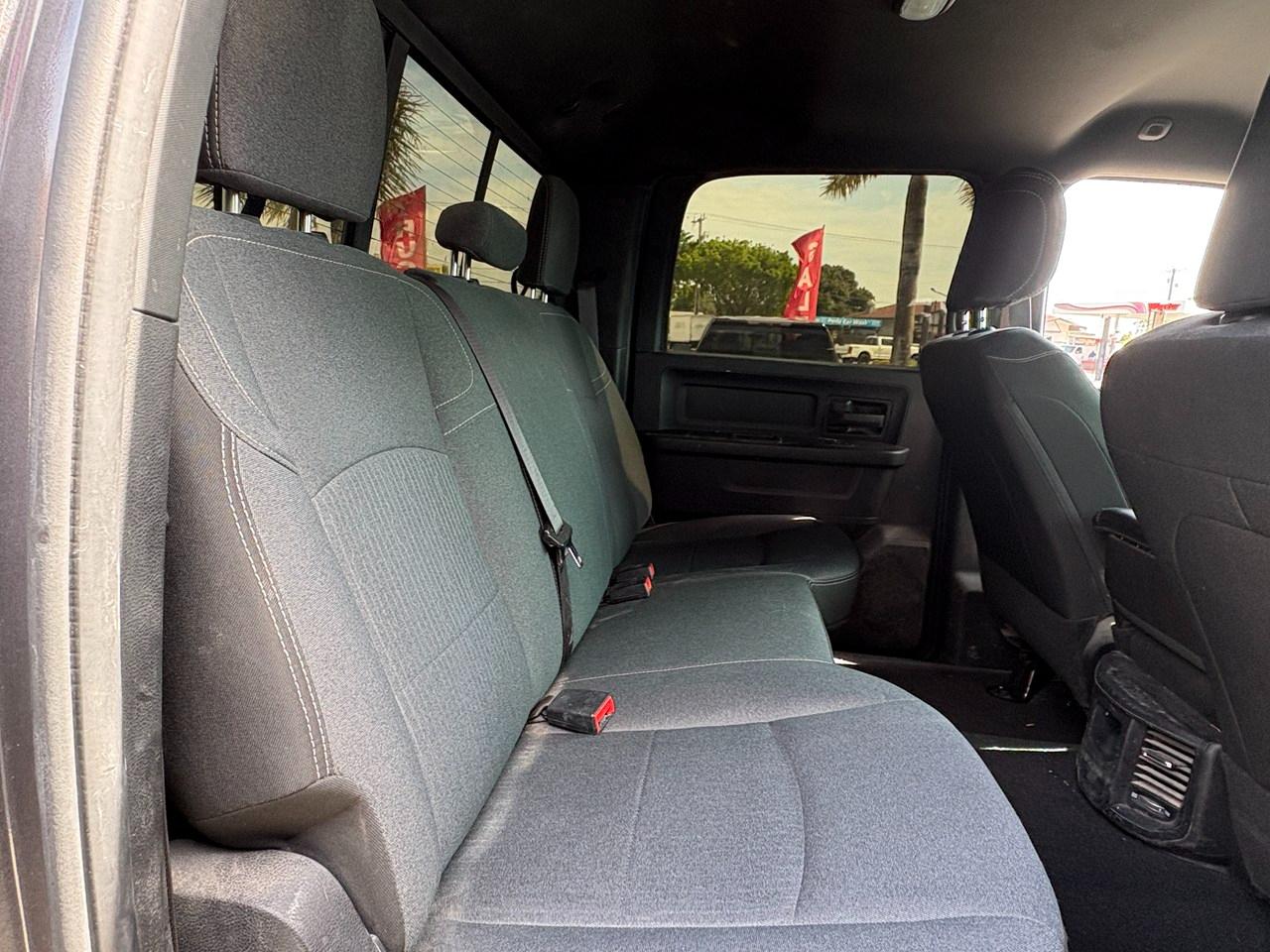 RAM 3500 Tradesman Crew Cab 4WD DRW 2022