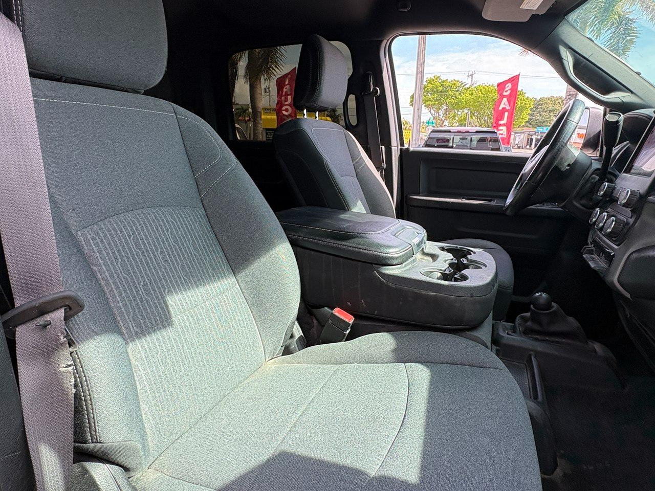 RAM 3500 Tradesman Crew Cab 4WD DRW 2022