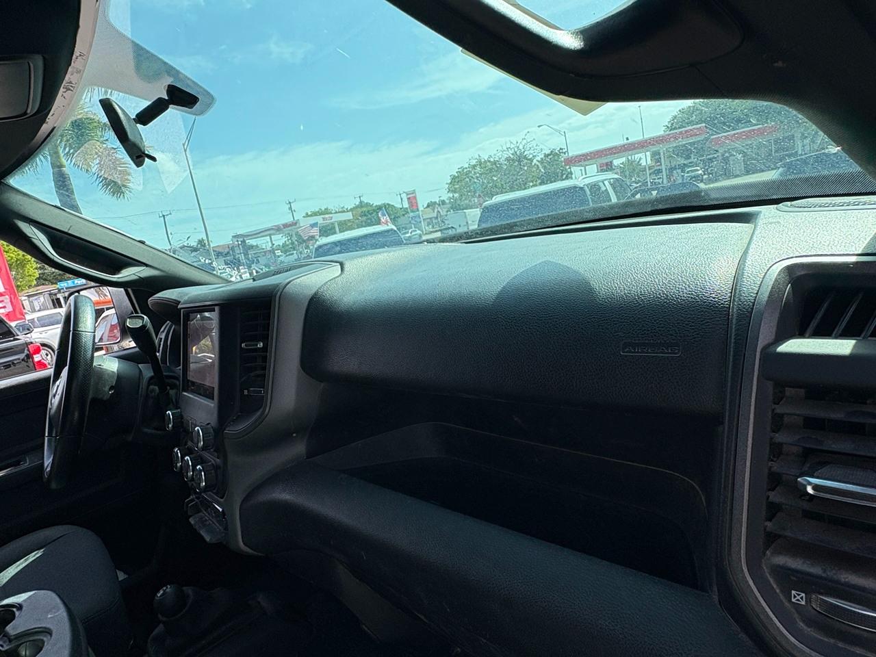 RAM 3500 Tradesman Crew Cab 4WD DRW 2022