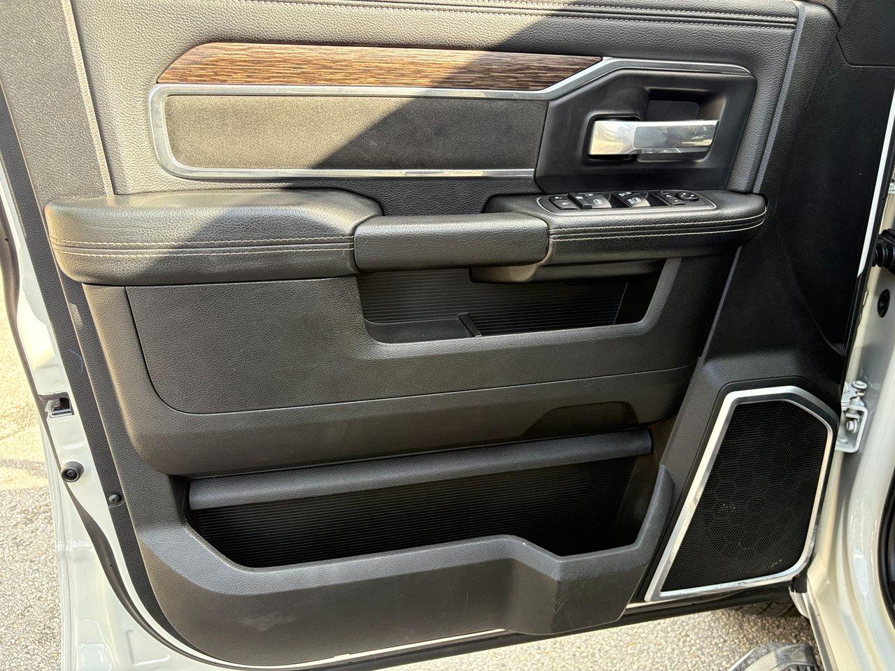 RAM 3500 Laramie Crew Cab LWB 2WD DRW 2021