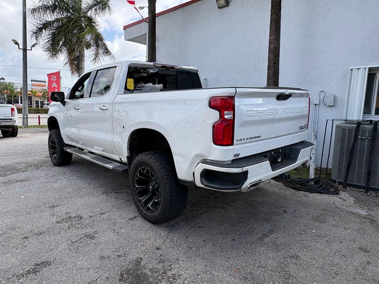 Chevrolet Silverado 1500 High Country Crew Cab Long Box 4WD 2021