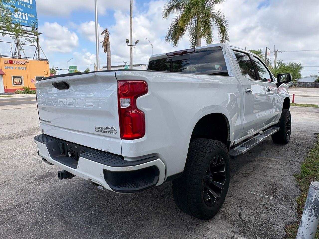 Chevrolet Silverado 1500 High Country Crew Cab Long Box 4WD 2021