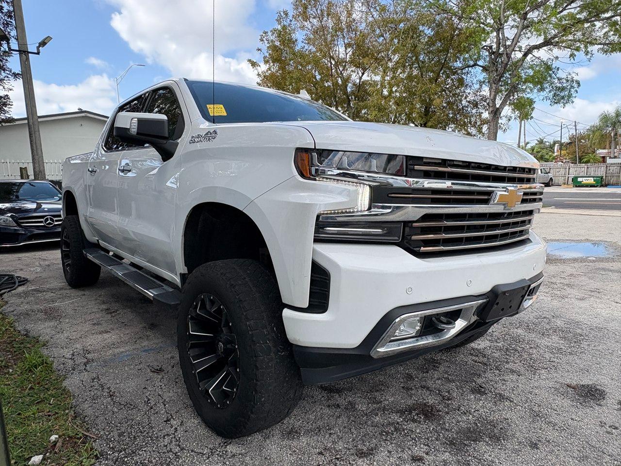 Chevrolet Silverado 1500 High Country Crew Cab Long Box 4WD 2021