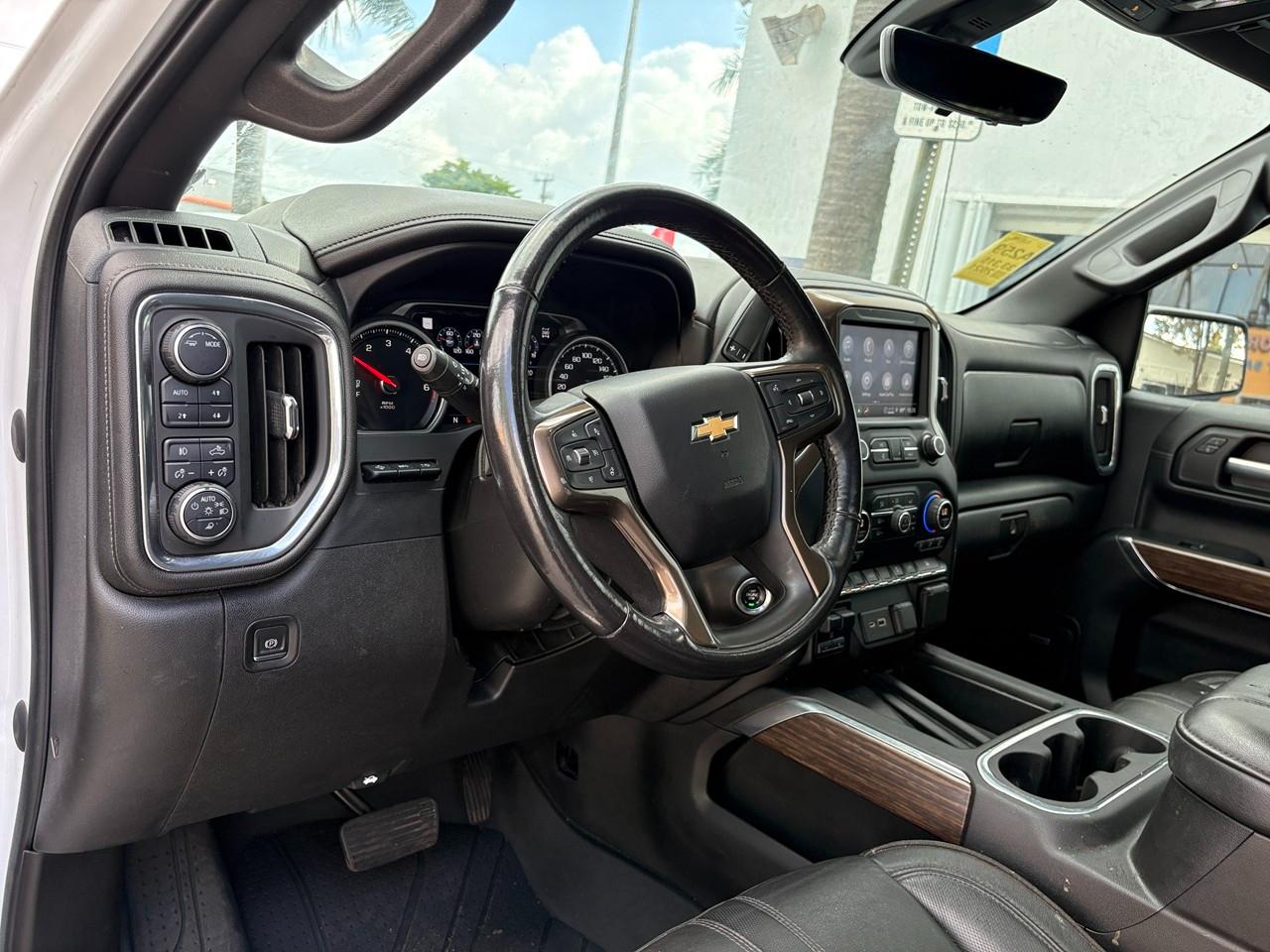 Chevrolet Silverado 1500 High Country Crew Cab Long Box 4WD 2021