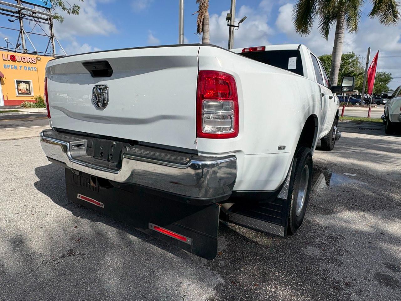 RAM 3500 Tradesman Crew Cab LWB 2WD DRW 2024