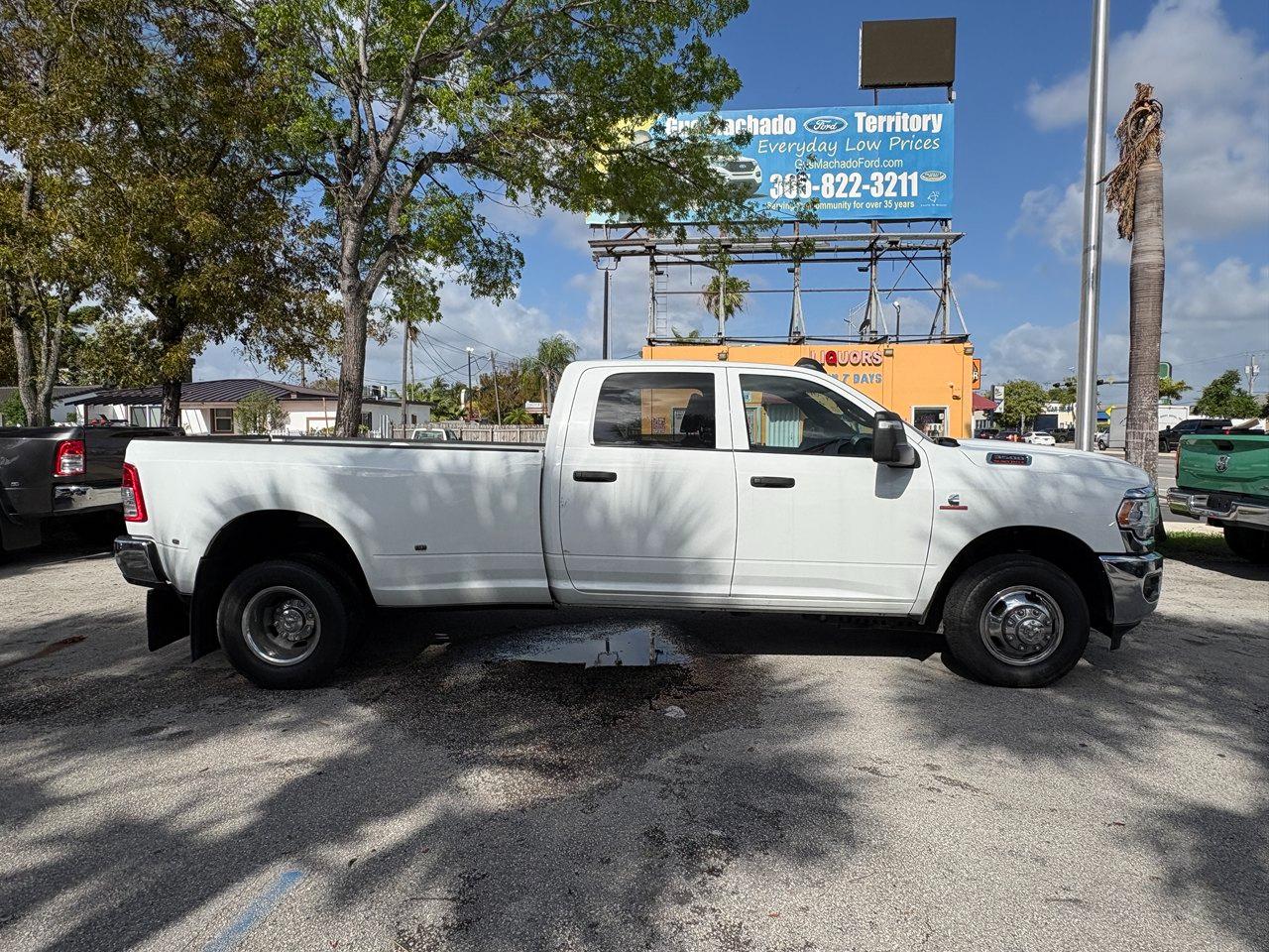 RAM 3500 Tradesman Crew Cab LWB 2WD DRW 2024