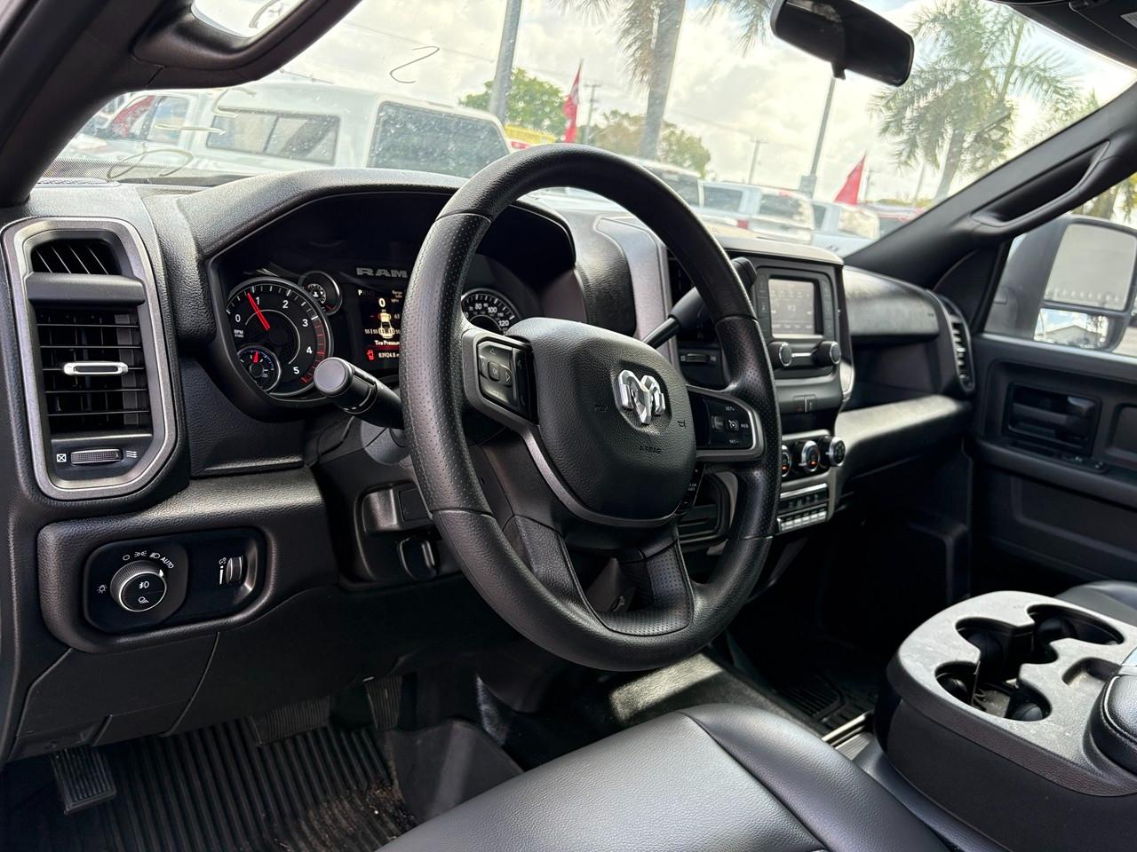 RAM 3500 Tradesman Crew Cab LWB 2WD DRW 2024