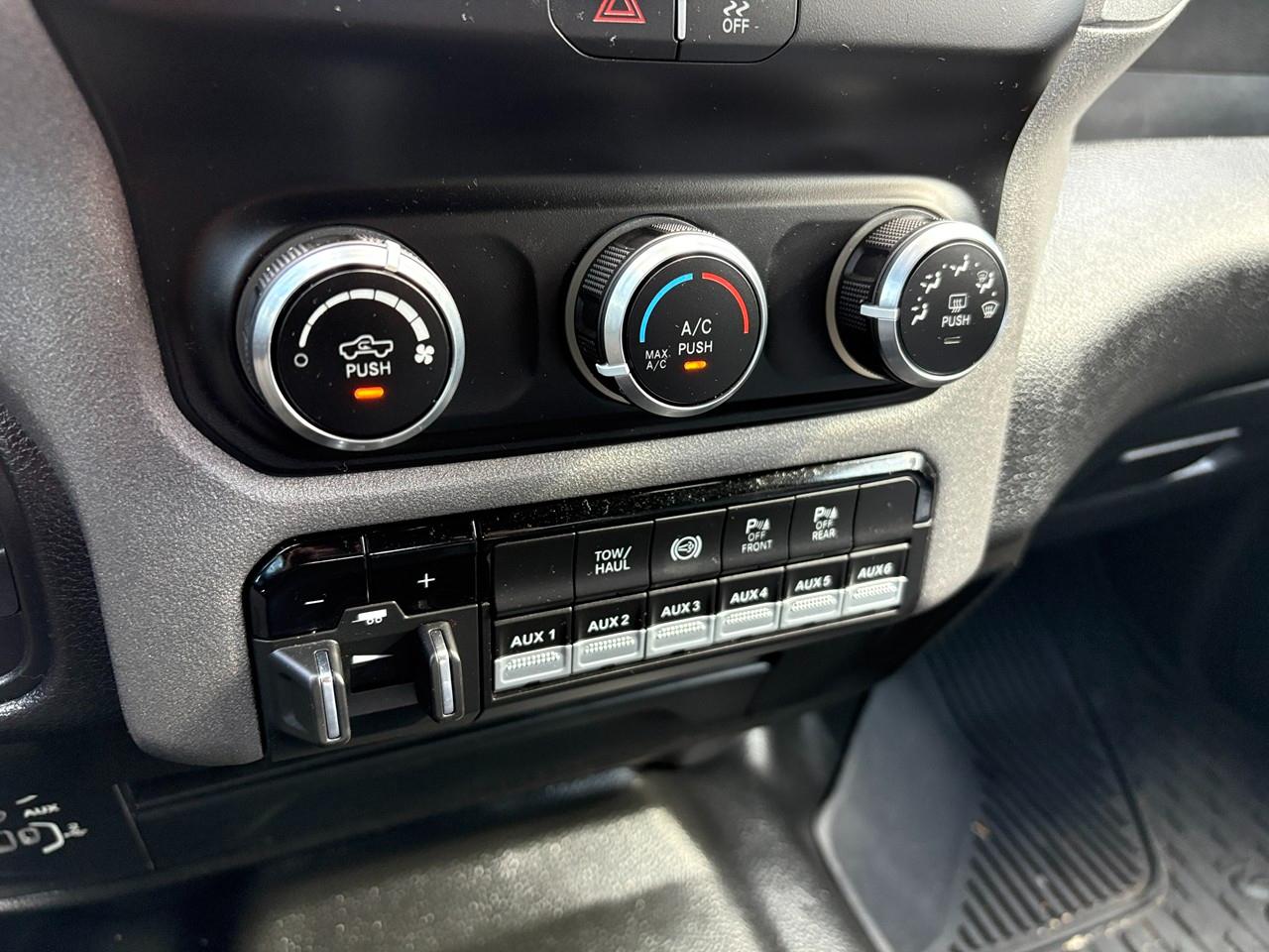 RAM 3500 Tradesman Crew Cab LWB 2WD DRW 2024