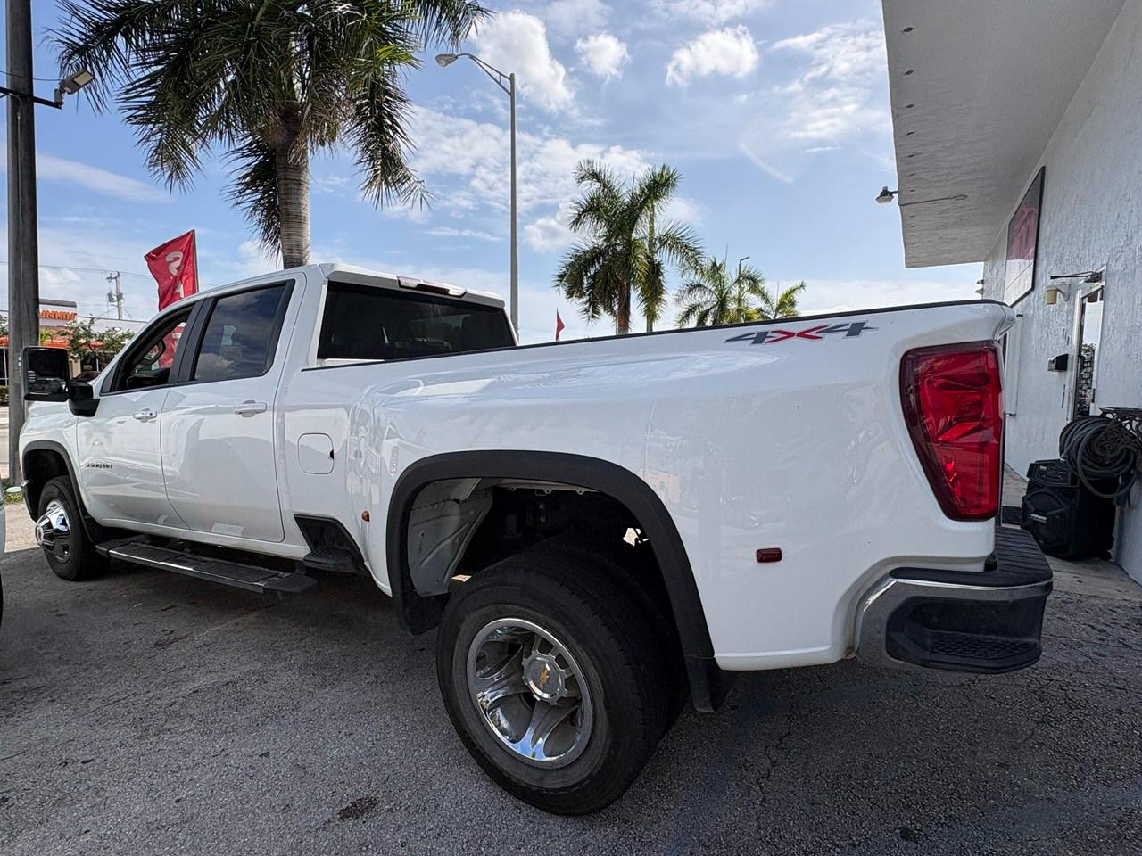 Chevrolet Silverado 3500HD LT Crew Cab 4WD 2024