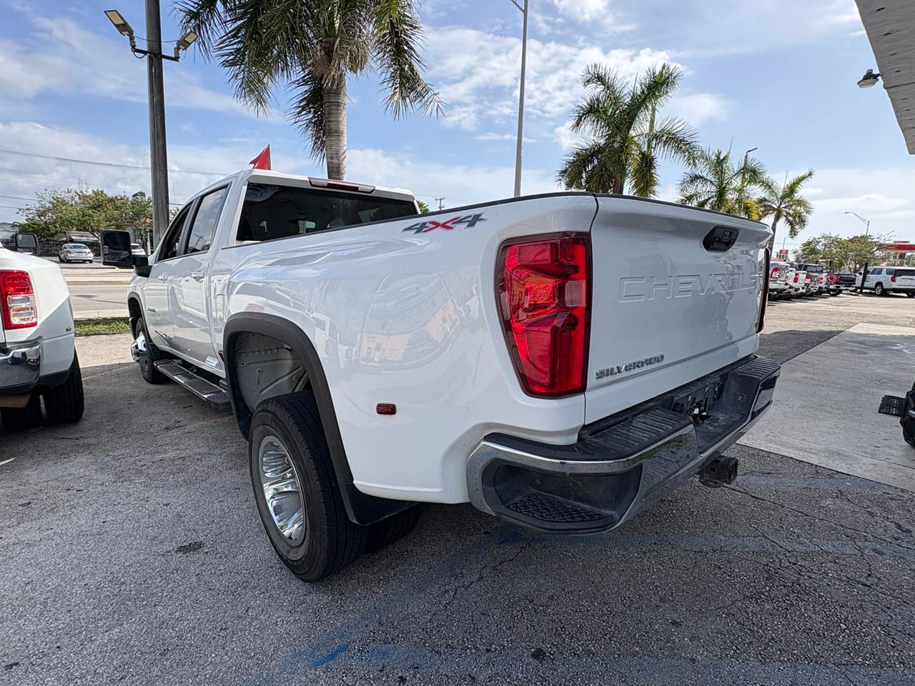 Chevrolet Silverado 3500HD LT Crew Cab 4WD 2024