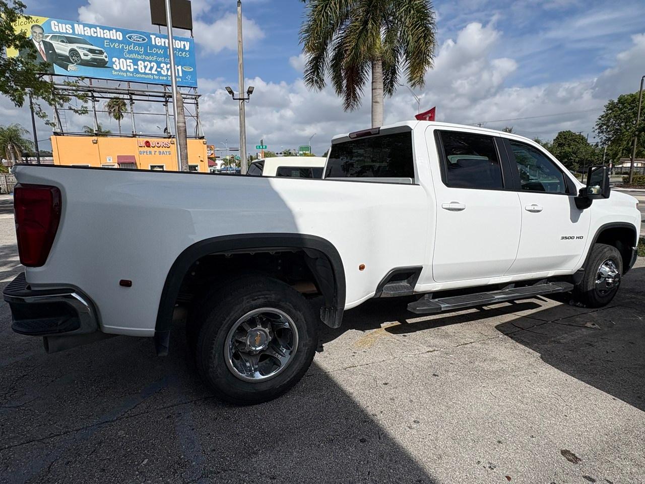 Chevrolet Silverado 3500HD LT Crew Cab 4WD 2024