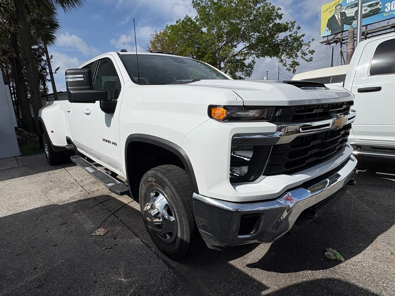 Chevrolet Silverado 3500HD LT Crew Cab 4WD 2024