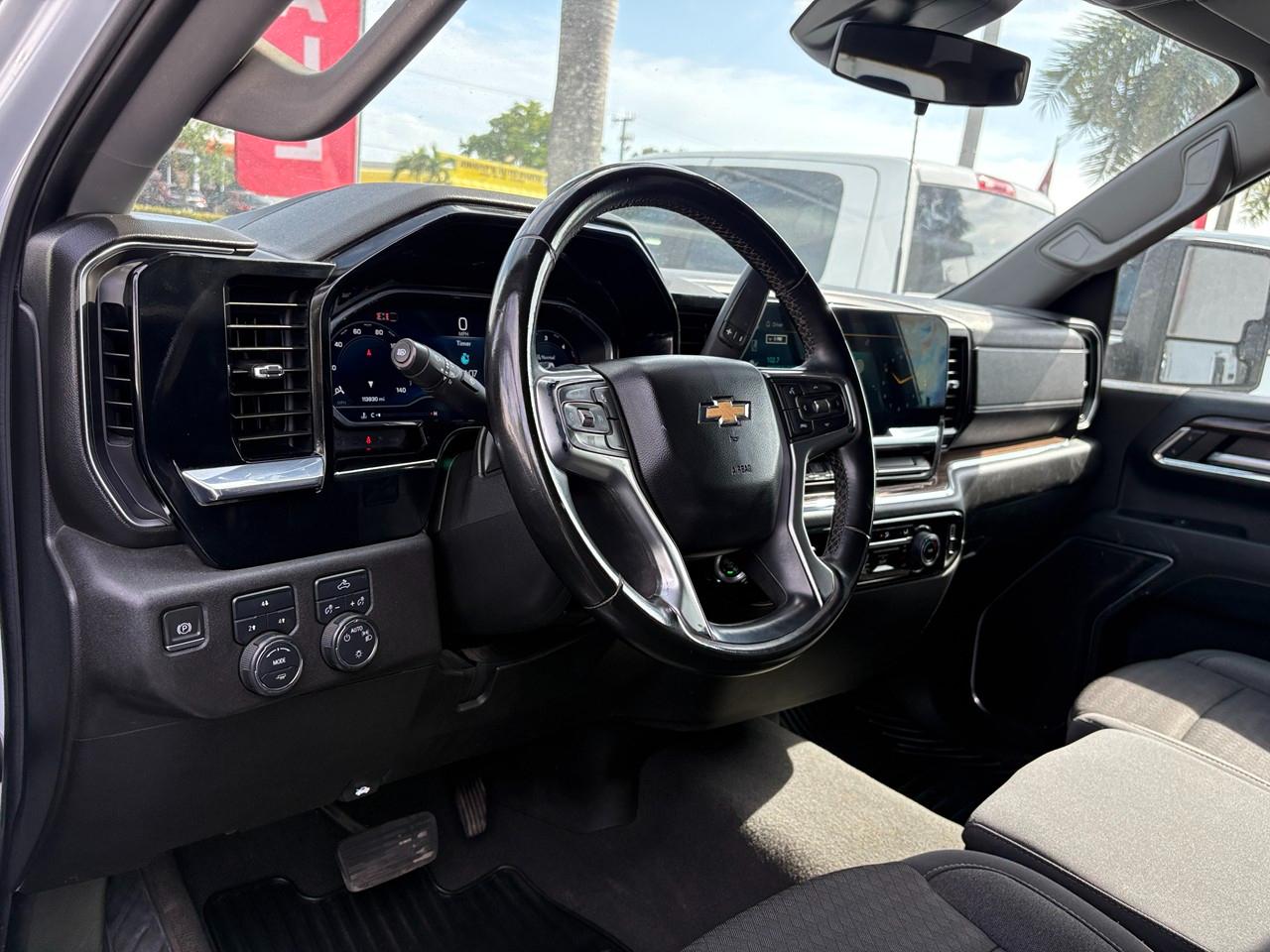 Chevrolet Silverado 3500HD LT Crew Cab 4WD 2024