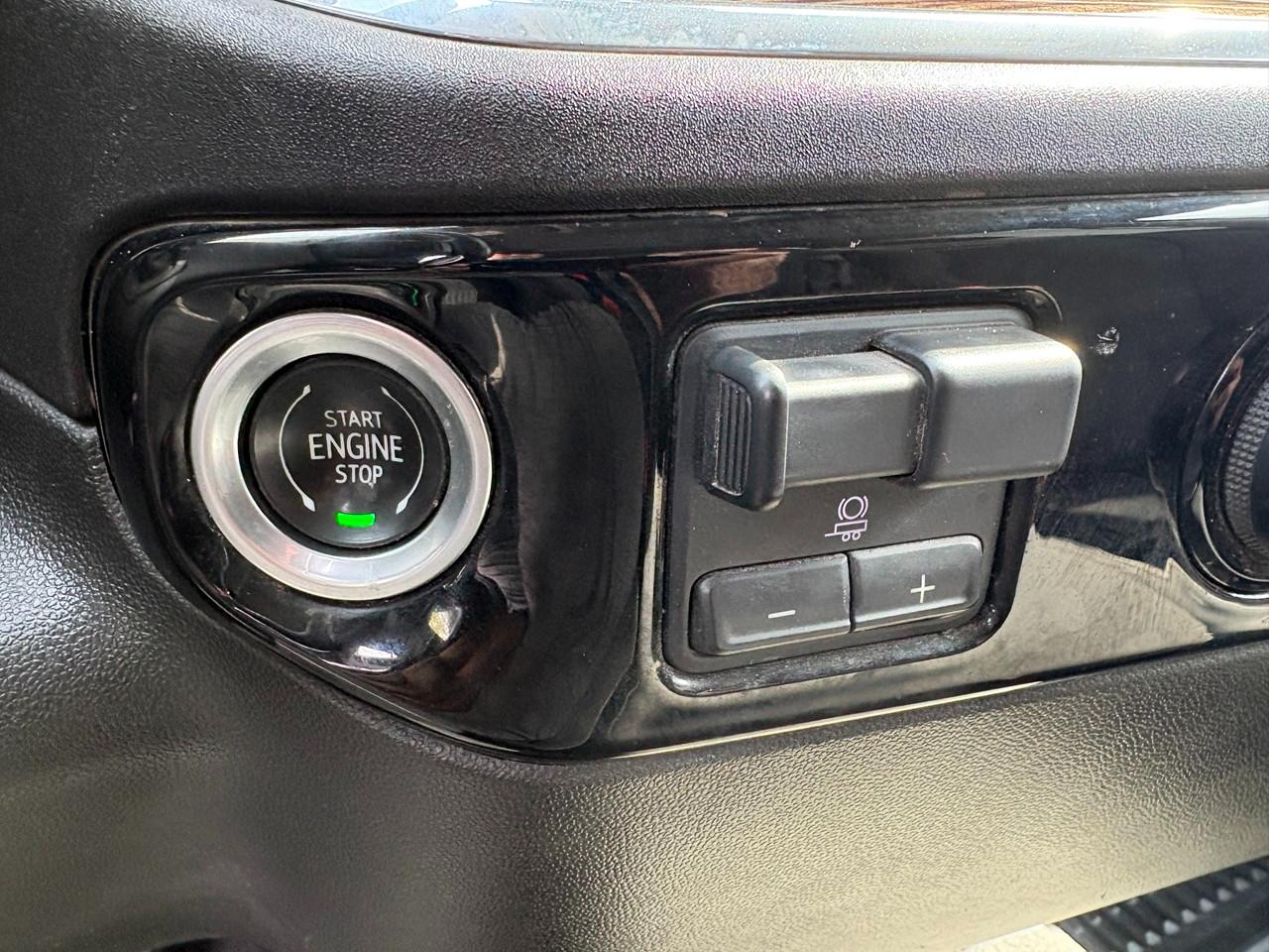 Chevrolet Silverado 3500HD LT Crew Cab 4WD 2024