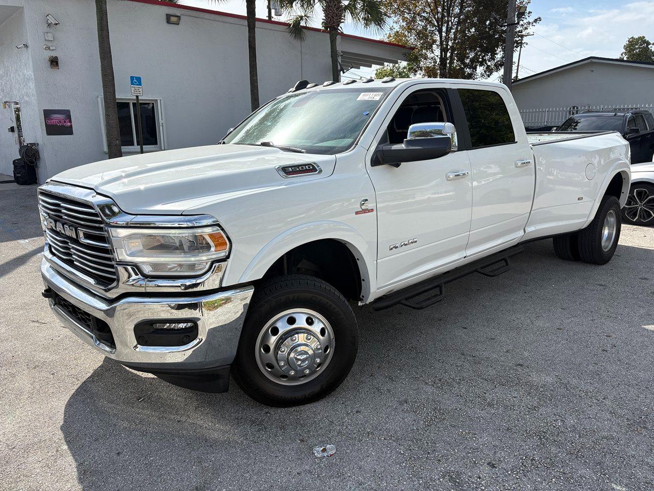 RAM 3500 Laramie Crew Cab LWB 4WD DRW 2022