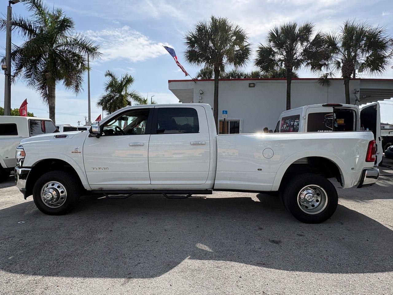RAM 3500 Laramie Crew Cab LWB 4WD DRW 2022