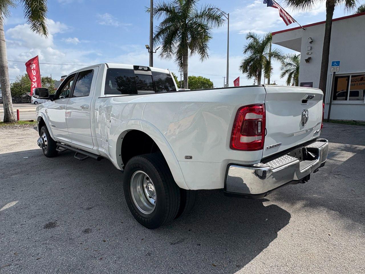 RAM 3500 Laramie Crew Cab LWB 4WD DRW 2022
