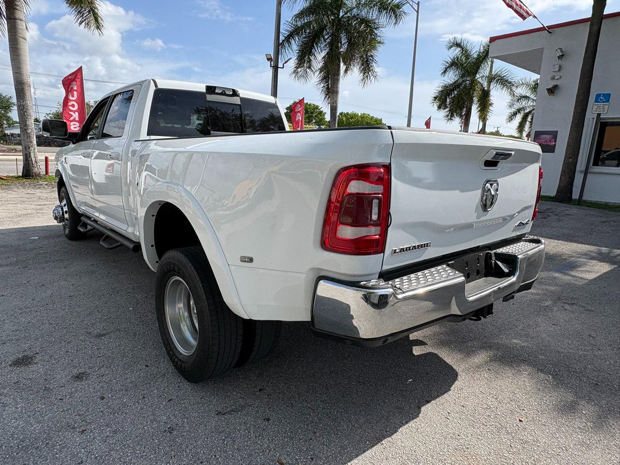 RAM 3500 Laramie Crew Cab LWB 4WD DRW 2022
