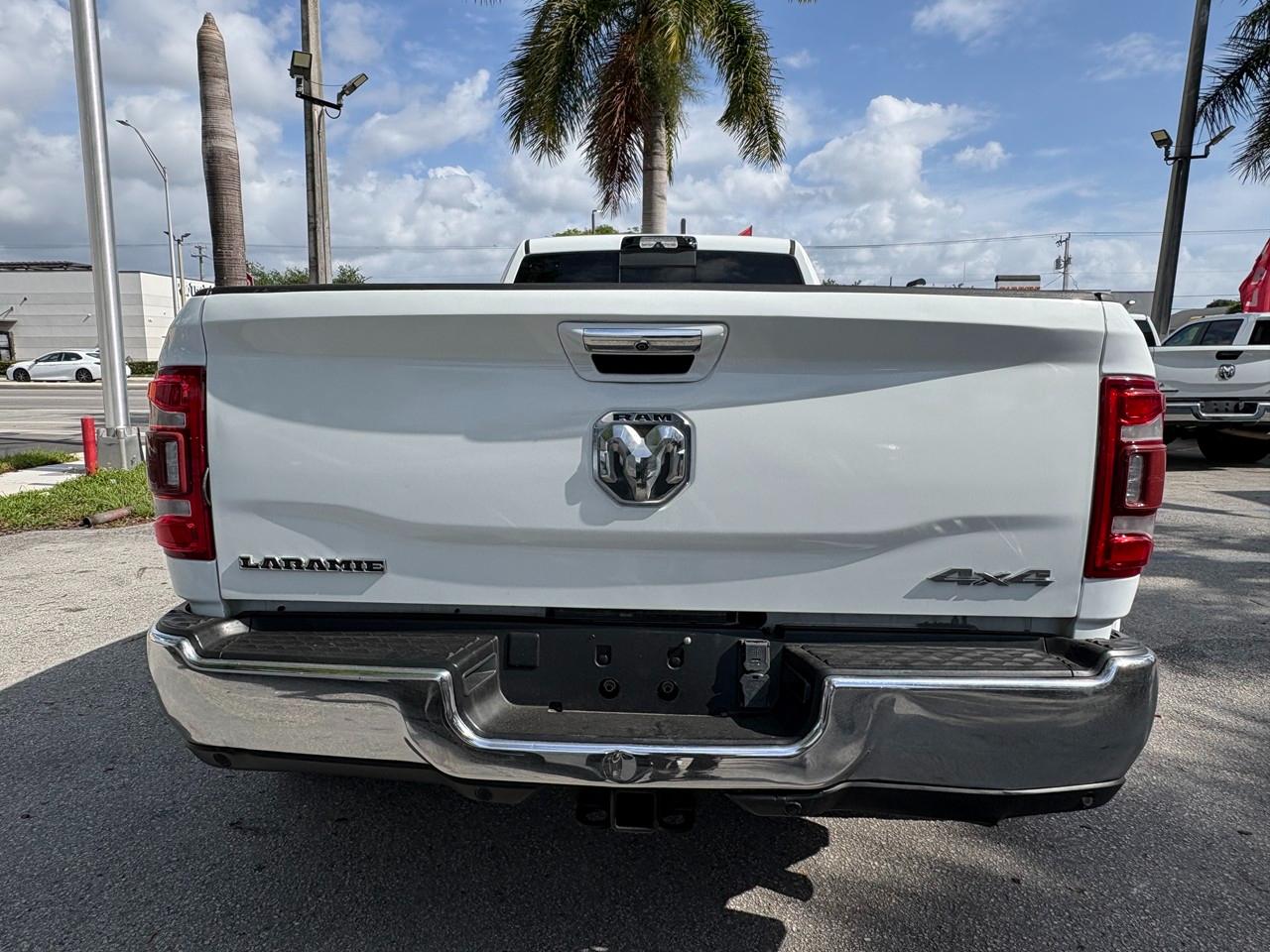 RAM 3500 Laramie Crew Cab LWB 4WD DRW 2022