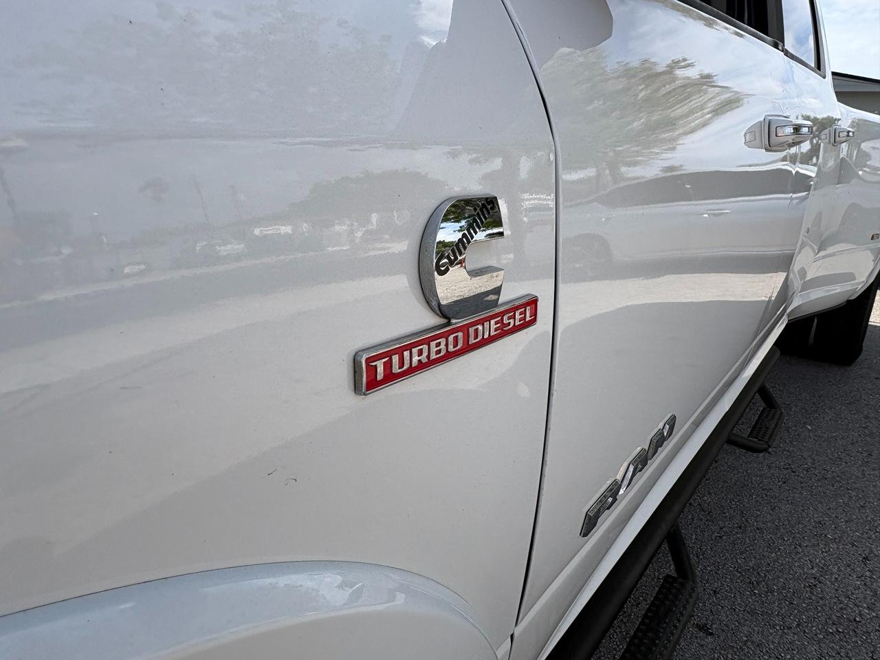 RAM 3500 Laramie Crew Cab LWB 4WD DRW 2022