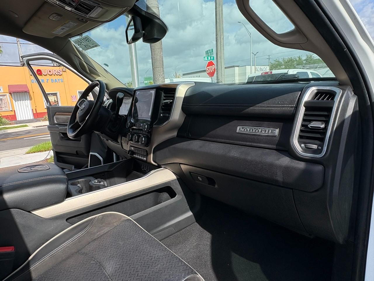 RAM 3500 Laramie Crew Cab LWB 4WD DRW 2022