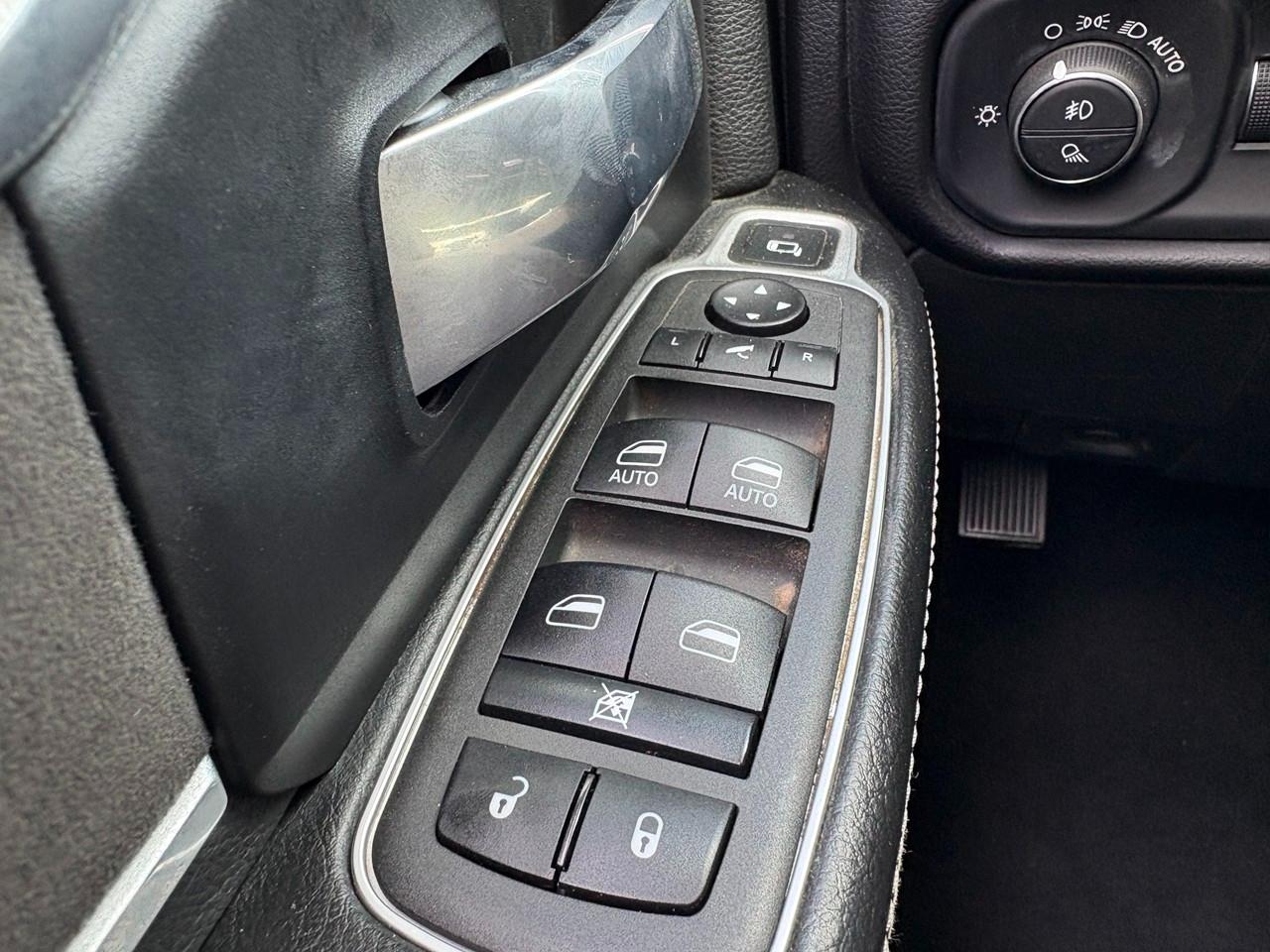 RAM 3500 Laramie Crew Cab LWB 4WD DRW 2022