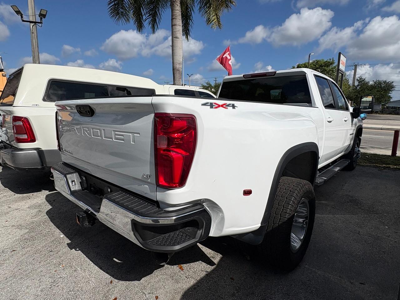 Chevrolet Silverado 3500HD LT Crew Cab 4WD 2024
