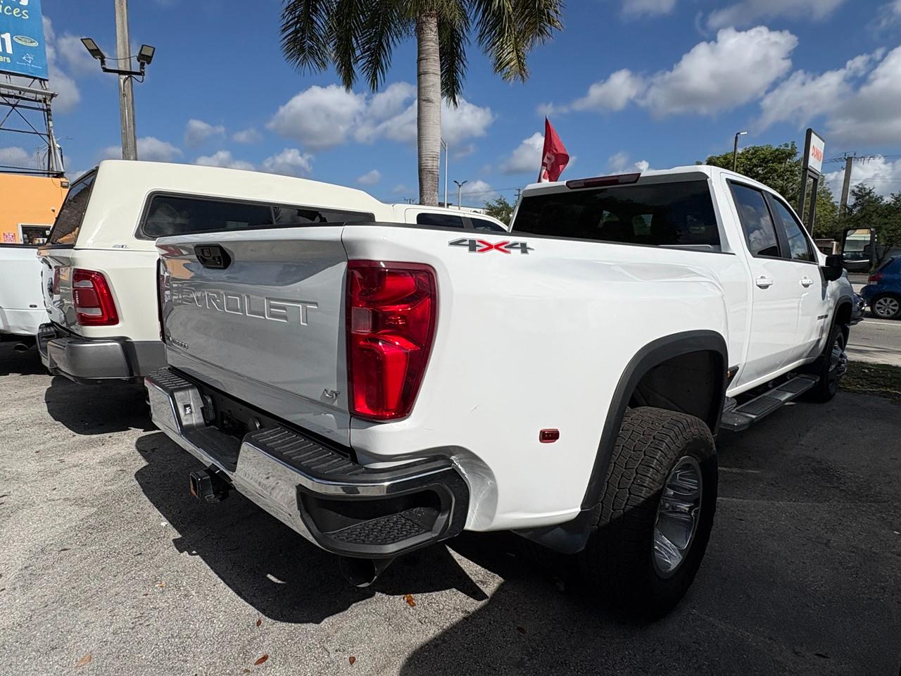 Chevrolet Silverado 3500HD LT Crew Cab 4WD 2024