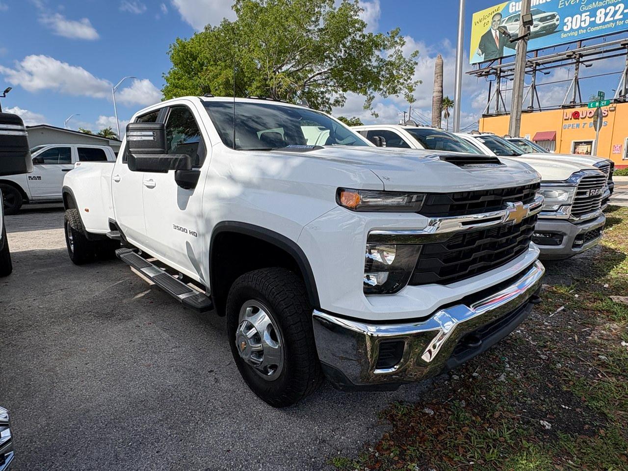 Chevrolet Silverado 3500HD LT Crew Cab 4WD 2024