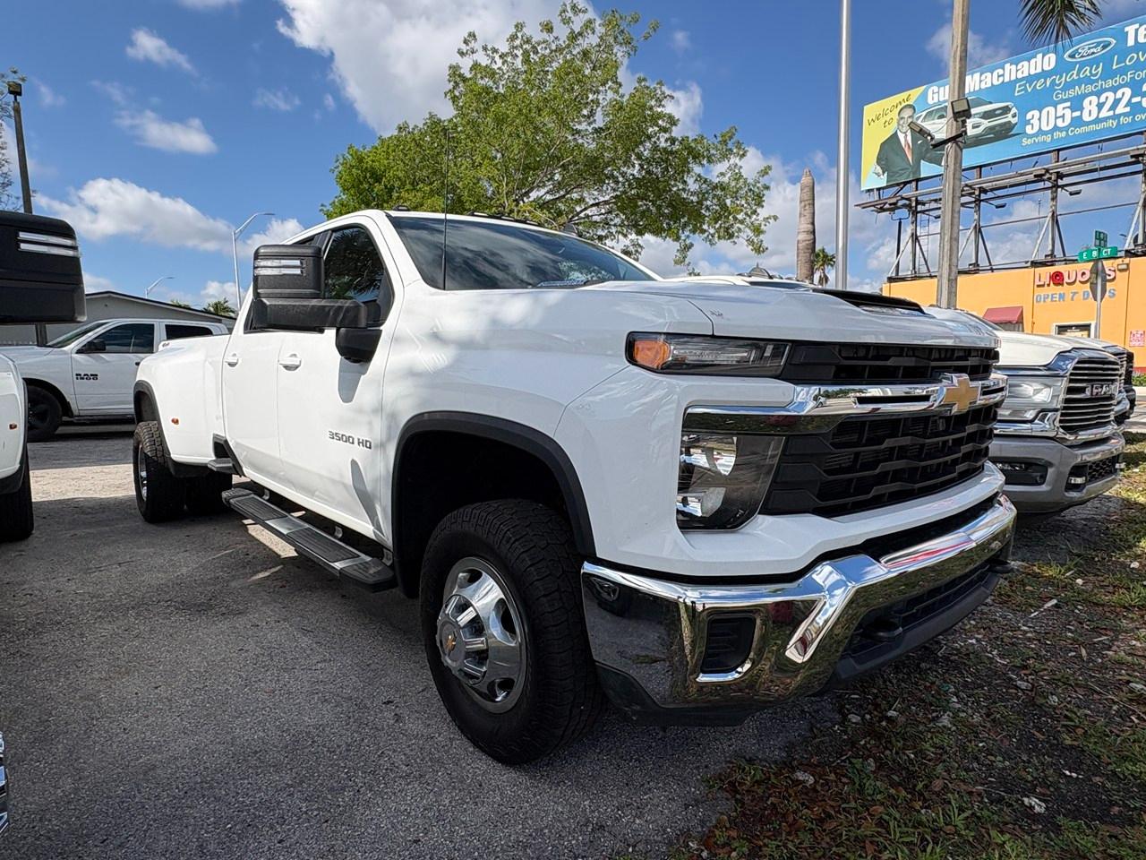 Chevrolet Silverado 3500HD LT Crew Cab 4WD 2024