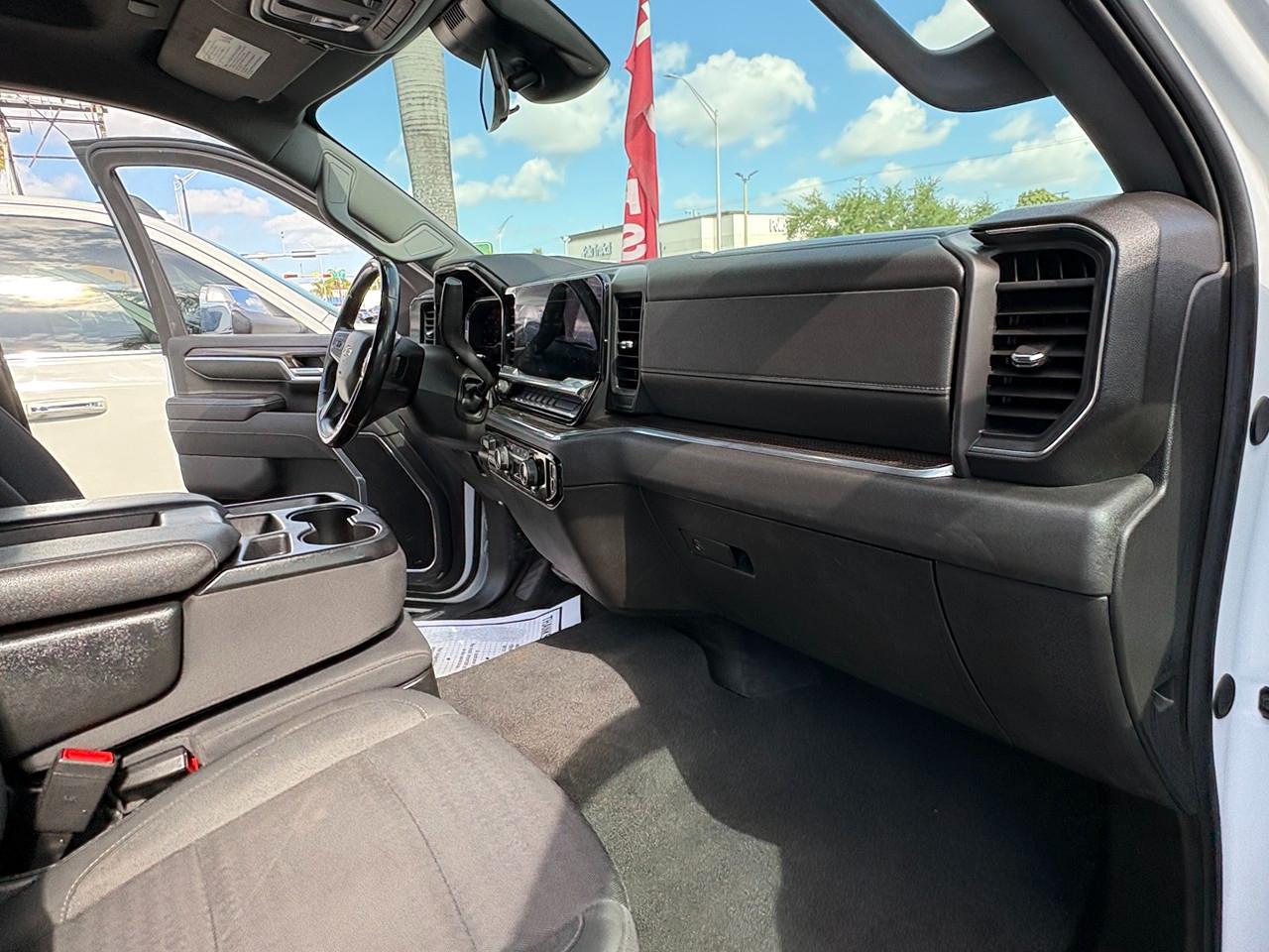 Chevrolet Silverado 3500HD LT Crew Cab 4WD 2024